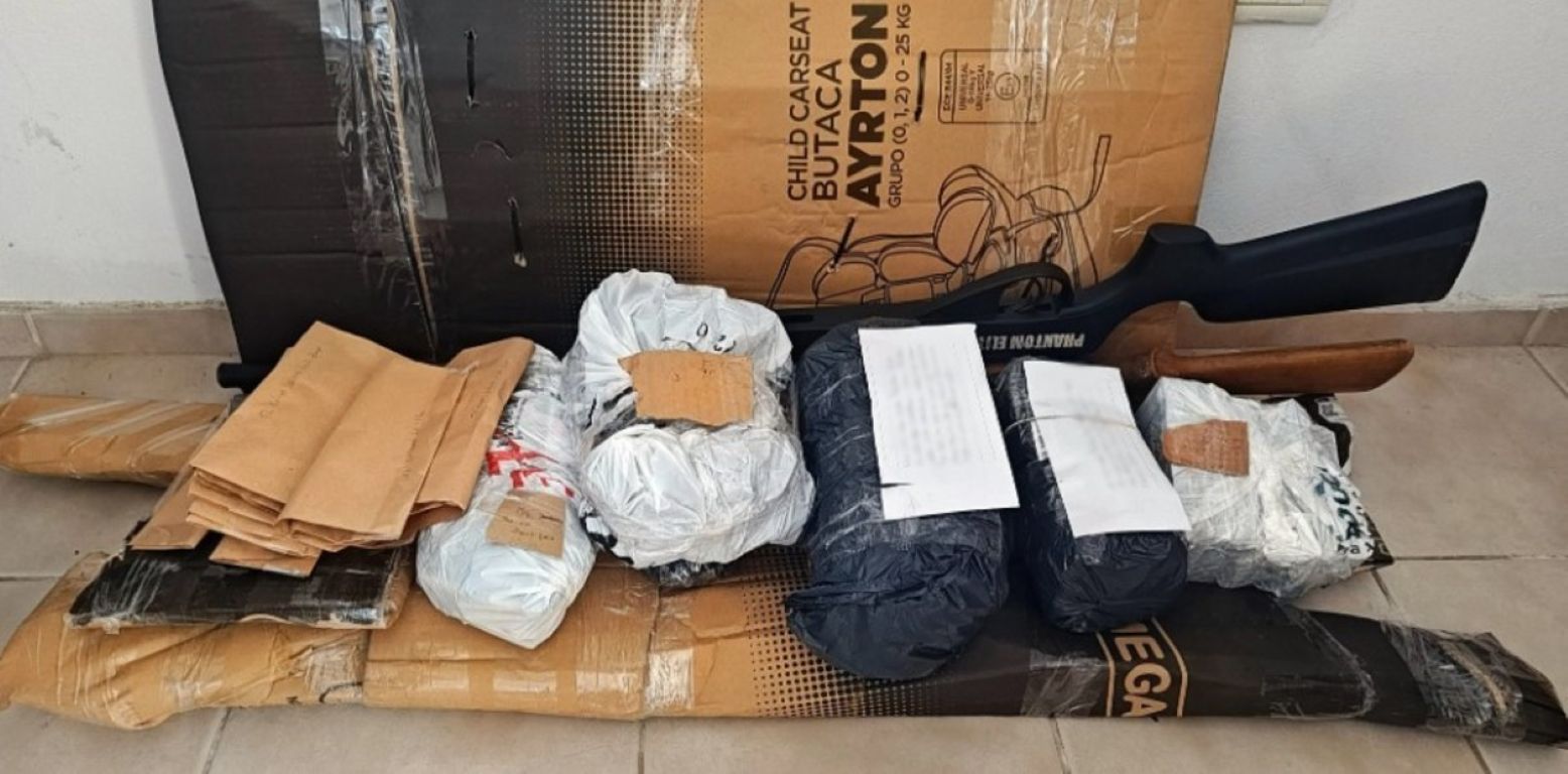  Broma macabra o peligro real: un chico de 13 años amenazó con tirotear su escuela en La Pampa y la policía halló un arsenal en la casa de su padre