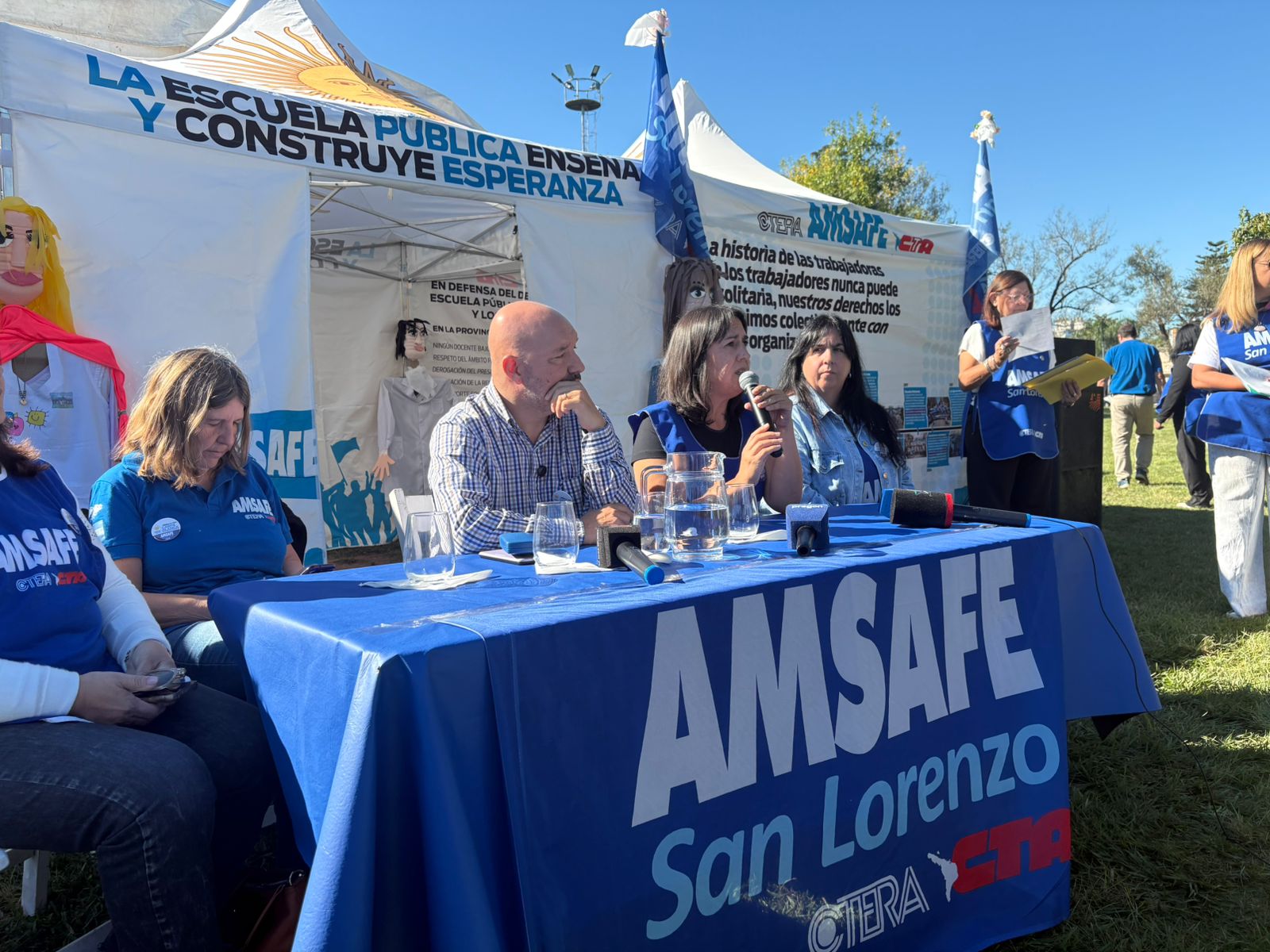 San Lorenzo: docentes instalaron la Carpa Blanca y endurecen reclamos contra la Provincia