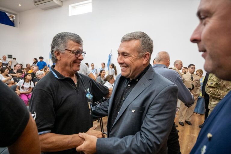 Timbúes homenajeó a los héroes de Malvinas con un acto cargado de memoria y emoción