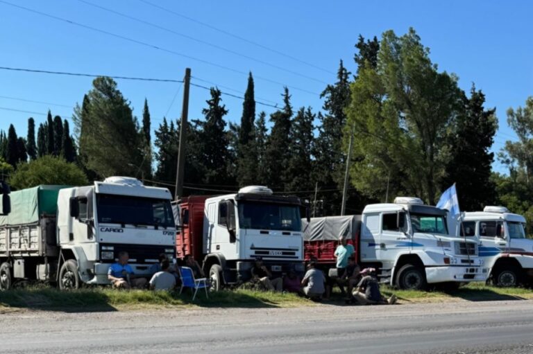Preocupación en el agro: los camioneros se retiraron de una mesa de dialogo y el conflicto paraliza puertos bonaerenses