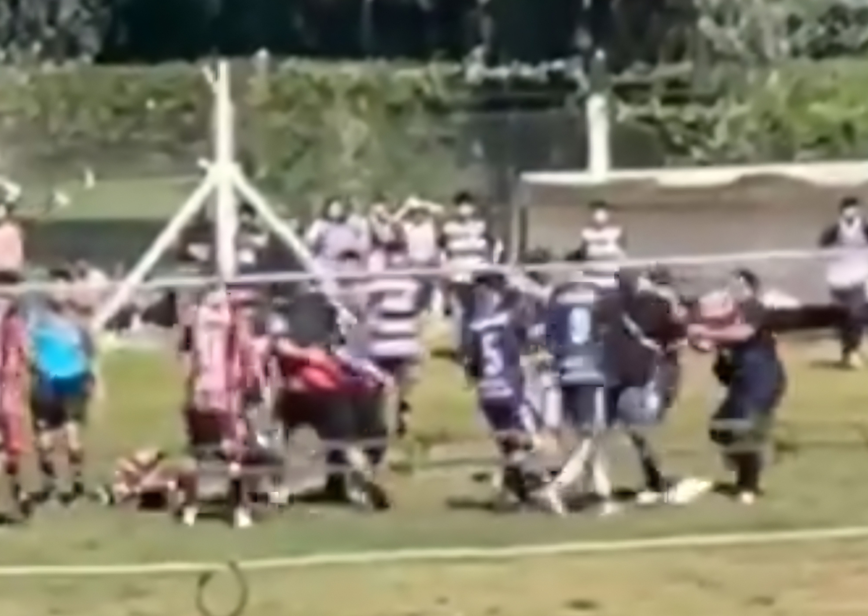 Violencia en el fútbol juvenil: denuncian brutal agresión a un jugador de quinta división tras un partido