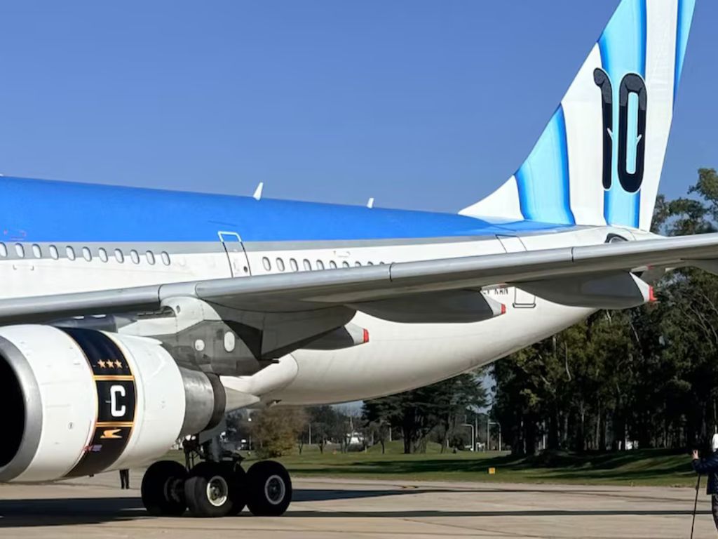 avion-de-messi-aerolineas-argentinas.