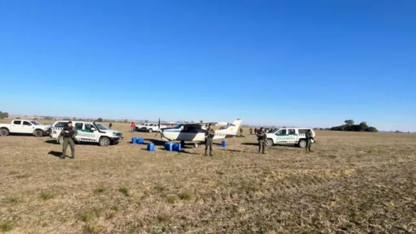 Secuestro de avión en Santa Fe: persecución, disparos y un gendarme atropellado durante un operativo por narcotráfico