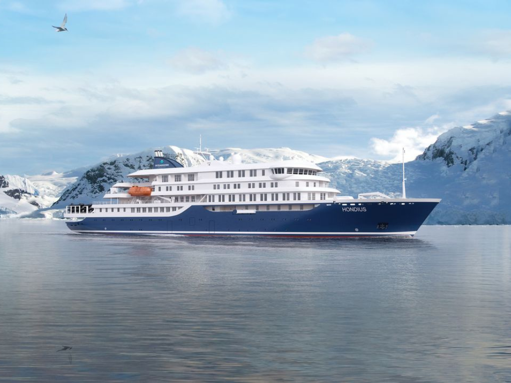 Crucero de expedición MV Hondius navegando , afectado por un brote de hantavirus.