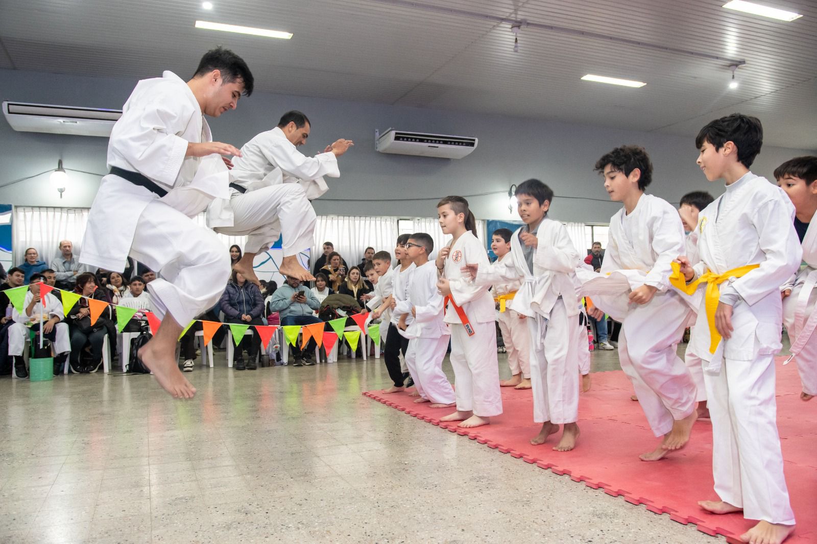 Timbúes fue sede de una multitudinaria jornada de karate en la XIII “Copa Timbúes”