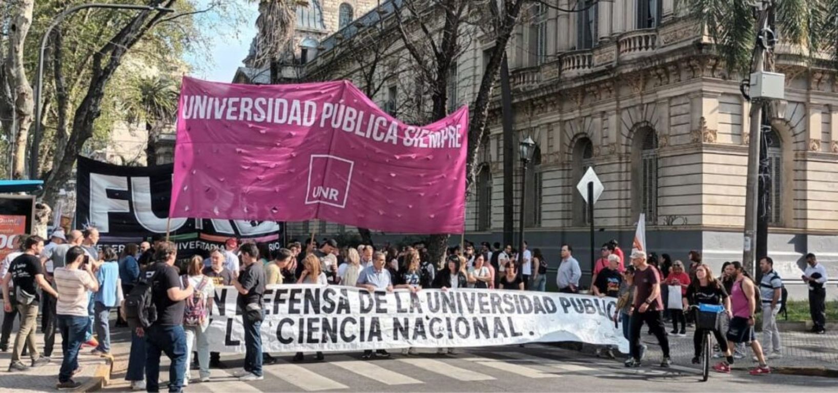 Nueva marcha universitaria: protestas este martes en Rosario y todo el país