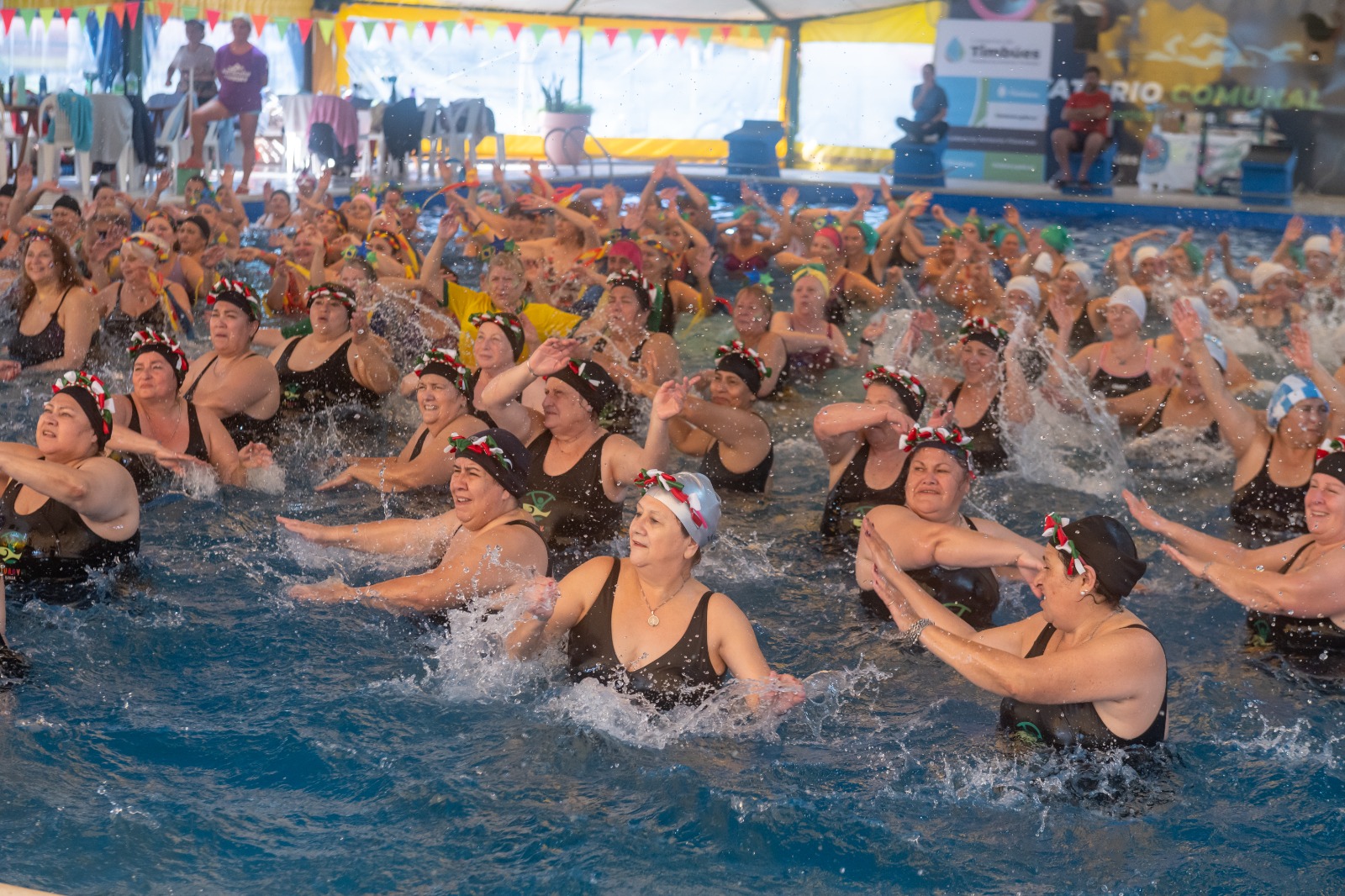 El Polideportivo de Timbúes vibró con una masiva jornada de AquaGym y recreación