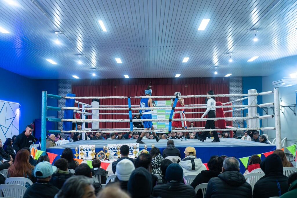 Festival de Boxeo 2026 realizado en el Club Sarmiento de Timbúes