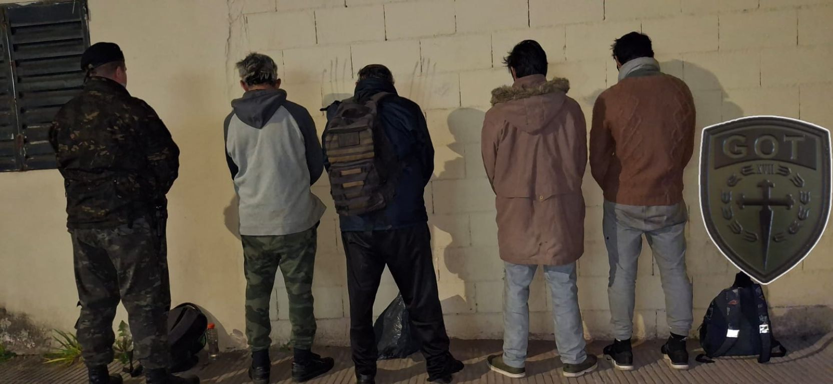 Operativo de saturación en Fray Luis Beltrán: más de 110 personas identificadas y un detenido por portación de arma blanca