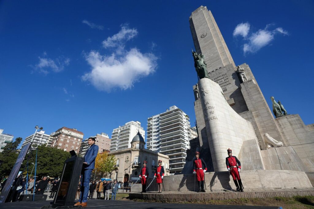 Fachada principal del Monumento Nacional a la Bandera tras la finalización de los trabajos de restauración y puesta en valor."