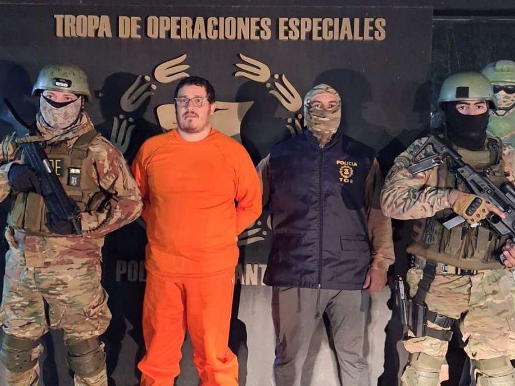 Narigón Vázquez tras ser capturado por las Tropas de Operaciones Especiales en Villa Gobernador Gálvez