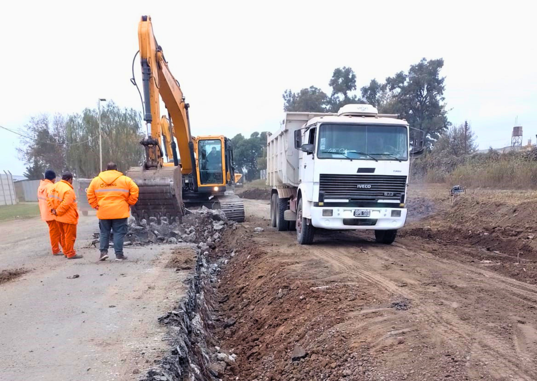 Bacheo profundo en Ruta 11 durante las obras ejecutadas en Puerto San Martín