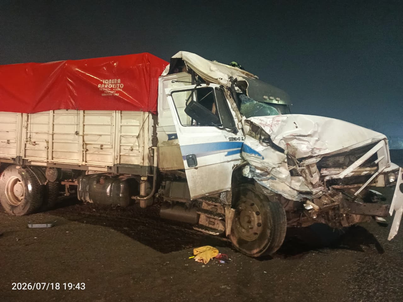 Dos camiones involucrados en un accidente sobre la Ruta Nacional AO12, en el acceso a la autopista Rosario-Santa Fe.