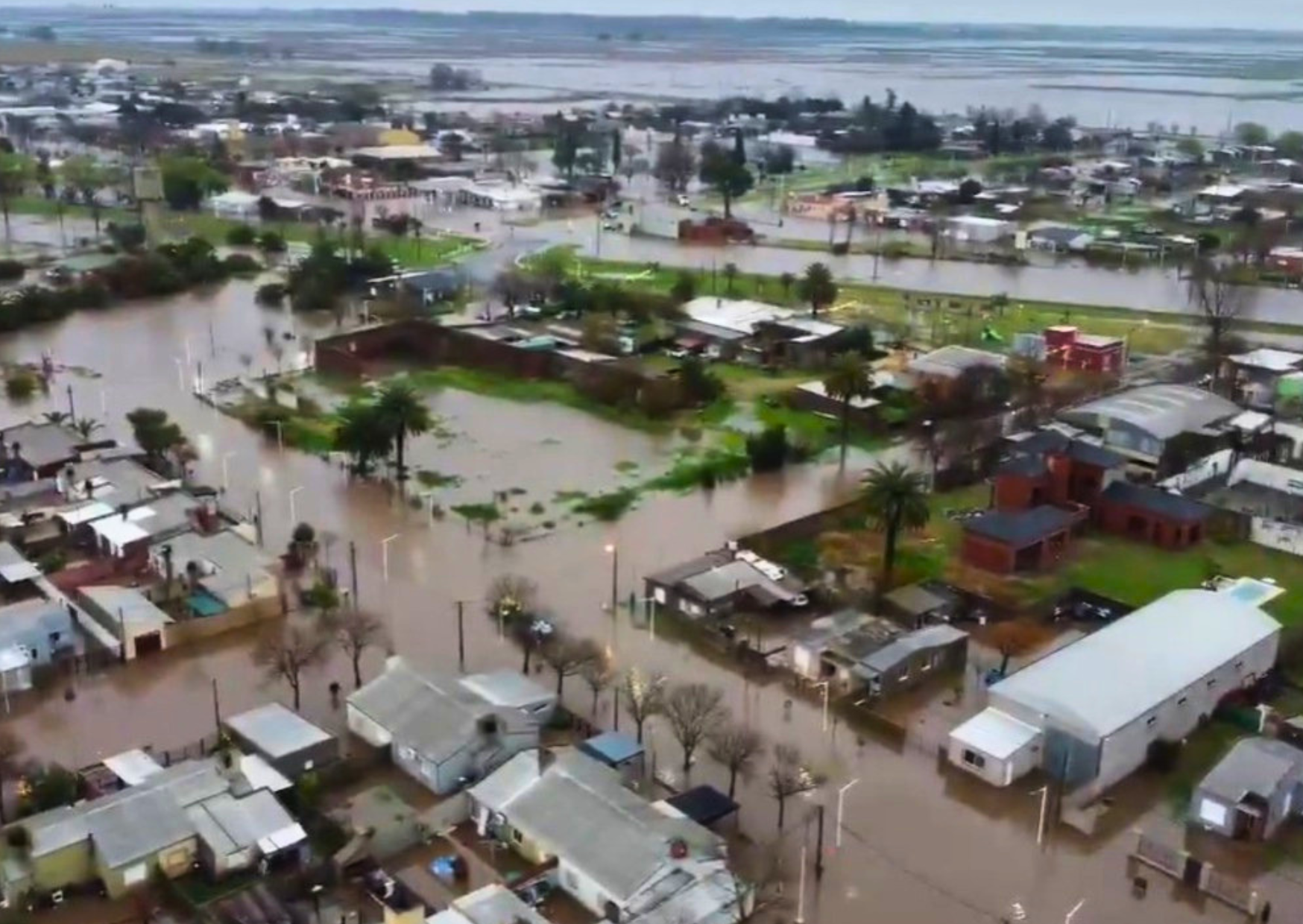 Autoridades de Santa Fe impulsan la declaración de la emergencia hídrica para agilizar obras y prevenir inundaciones.