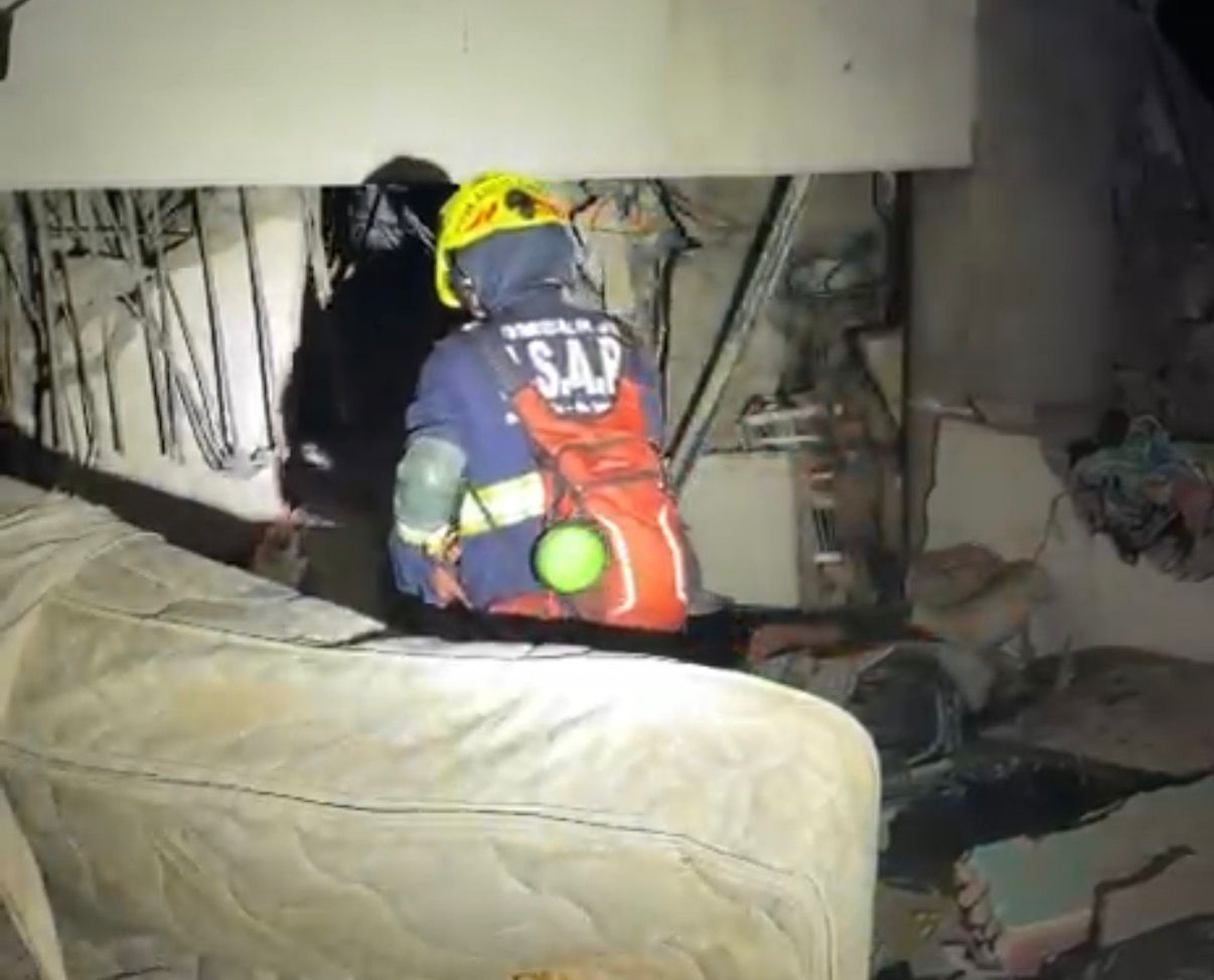 Ruinas, noche y tecnología de punta: el bautismo de fuego de los rescatistas santafesinos en el desastre de Venezuela