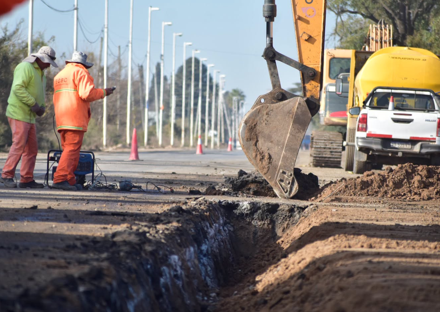 Obras sobre la Ruta 11 en Puerto General San Martín con desvíos de tránsito por trabajos de reparación.