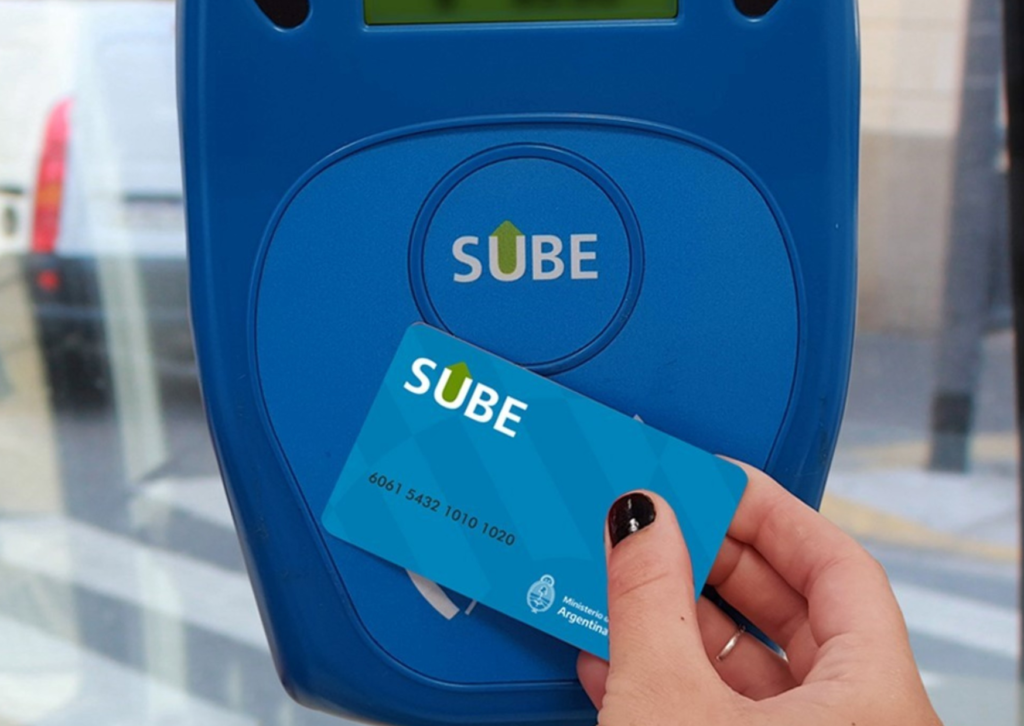 Un colectivo interurbano en Santa Fe, donde la provincia reclama incorporar más empresas al sistema SUBE.