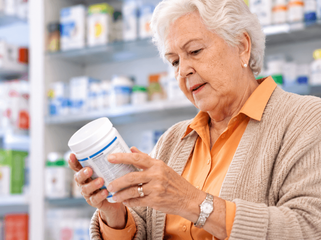 Afiliada realiza el trámite para acceder a los suplementos nutricionales PAMI con cobertura del 100%.