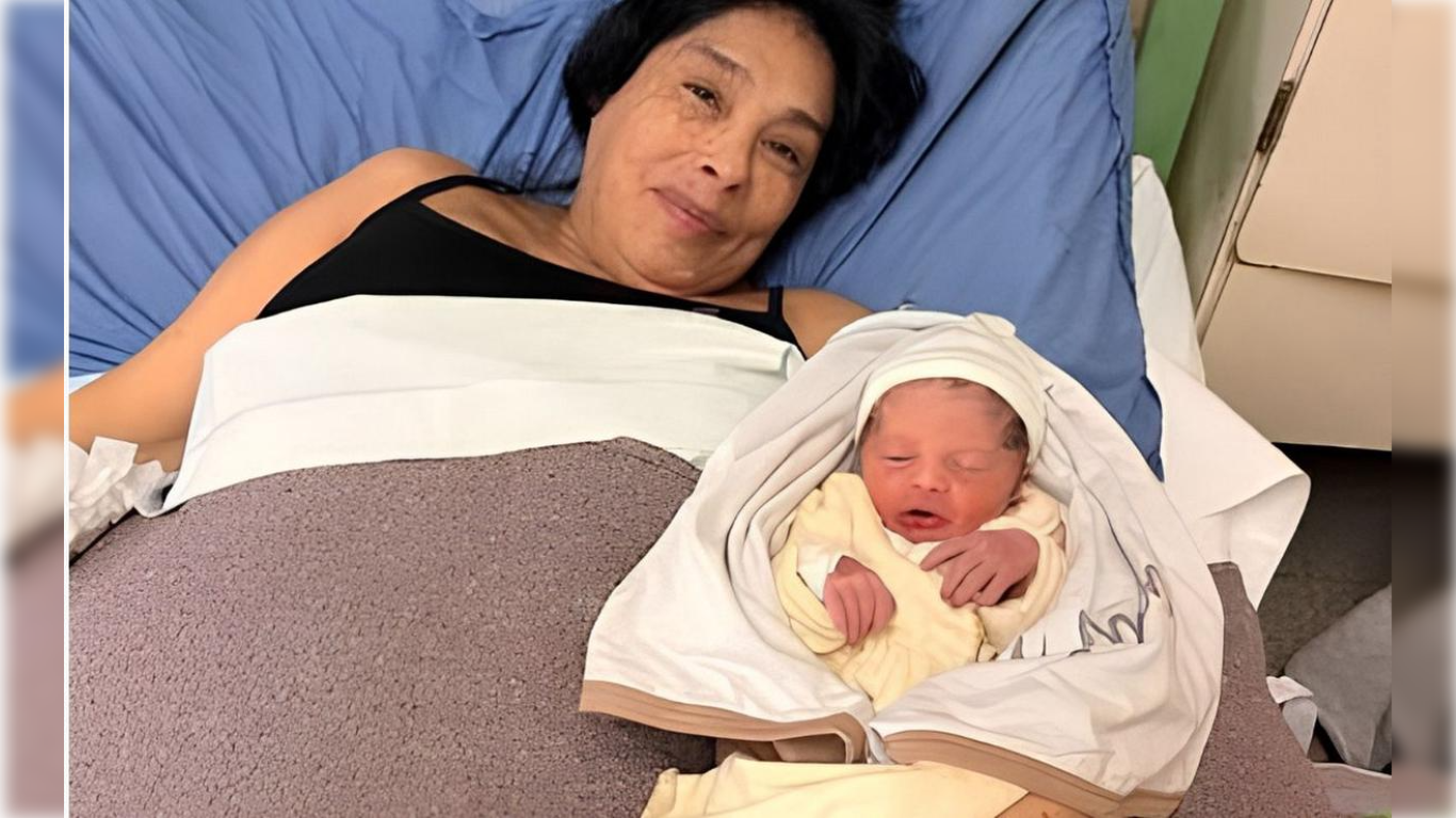 Mabel fue madre a los 62 años y tuvo a su hijo David