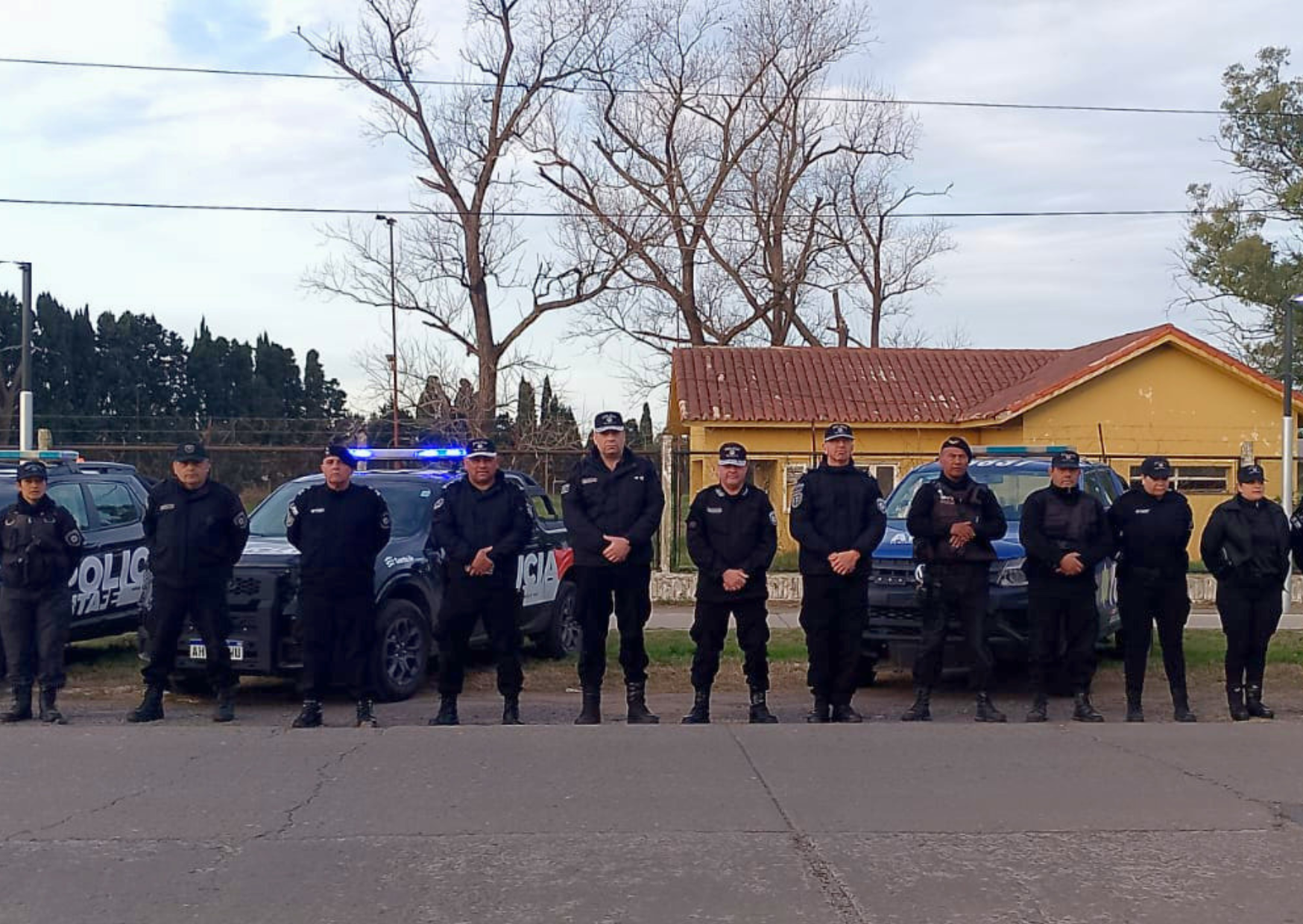 Personas identificadas durante un procedimiento policial en San Lorenzo