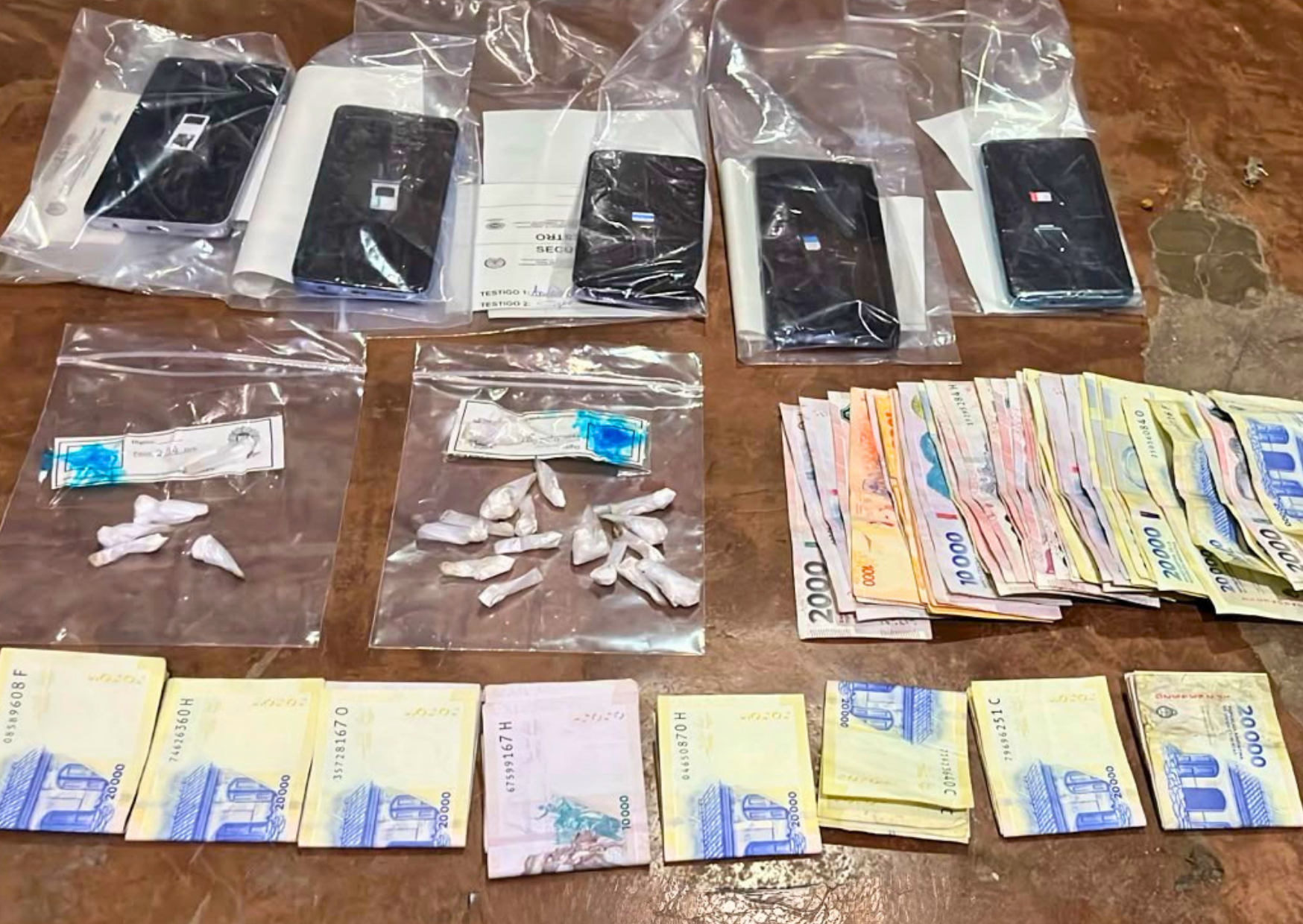 Allanamientos en Carcarañá con drogas, dinero y vehículos secuestrados