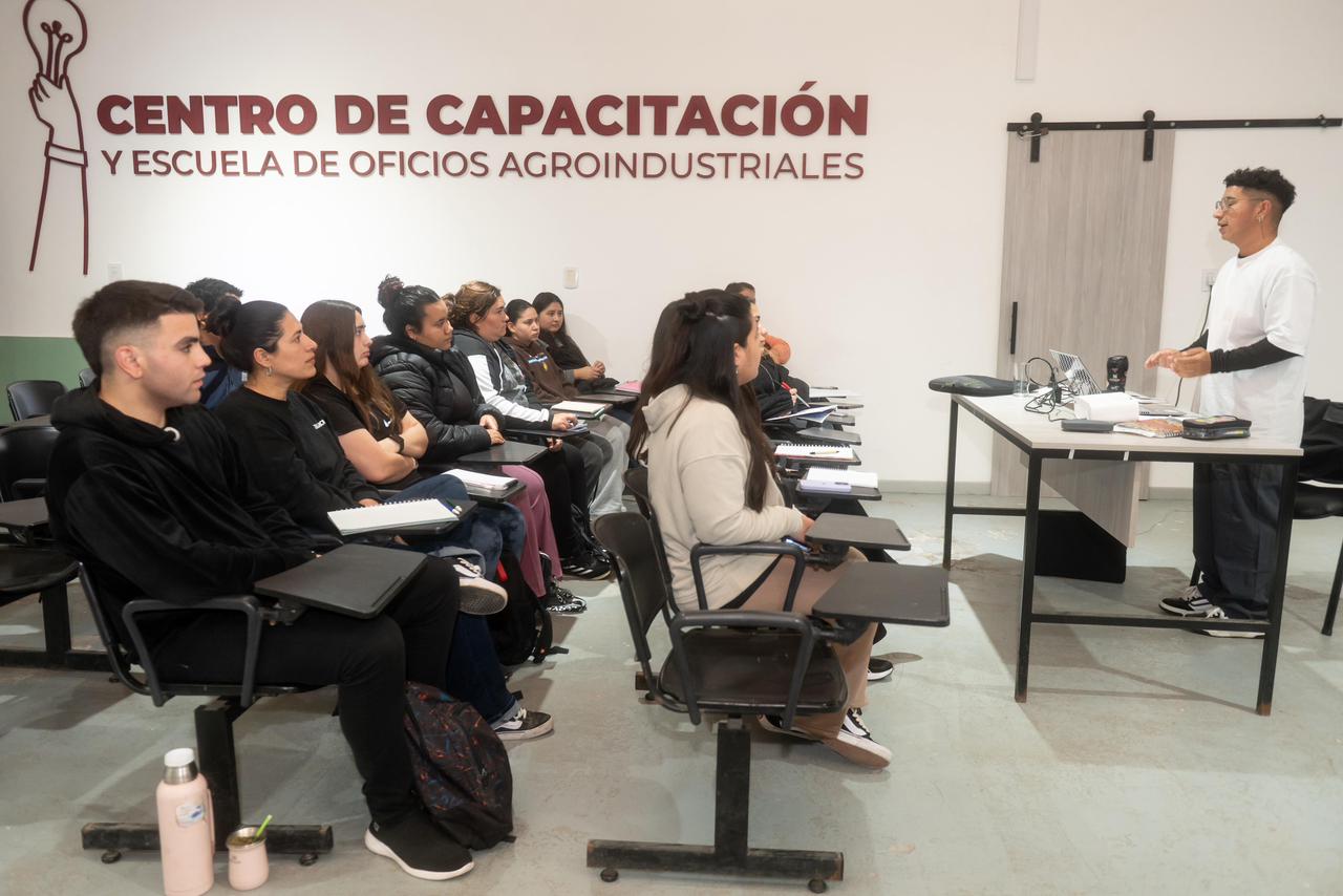 Timbúes puso en marcha seis cursos de capacitación para la formación laboral