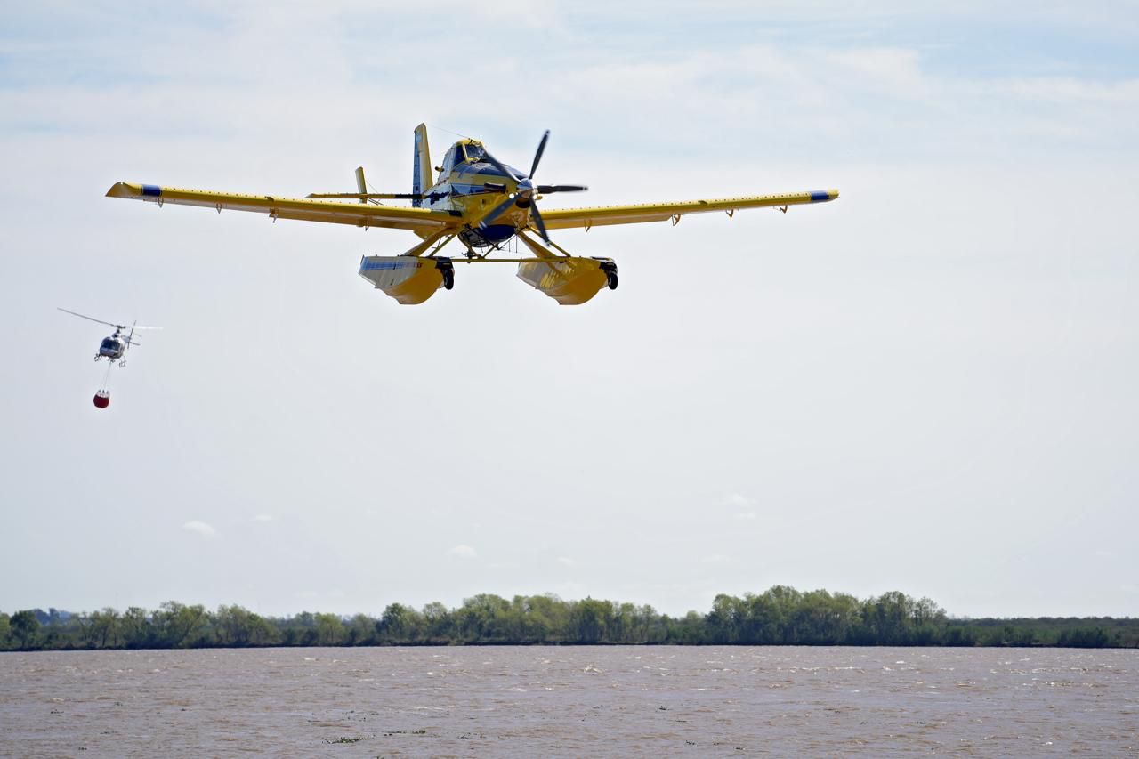 Avión hidrante de Santa Fe presentado para combatir incendios