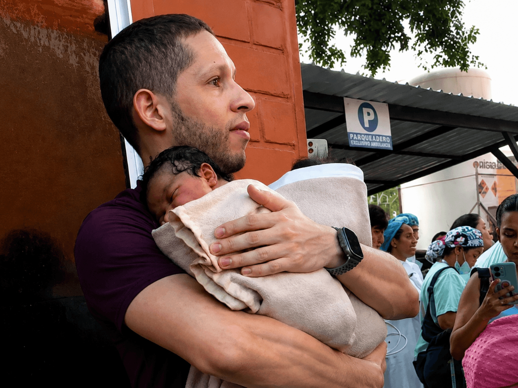 Pediatra salvó a bebés en Colombia durante el terremoto