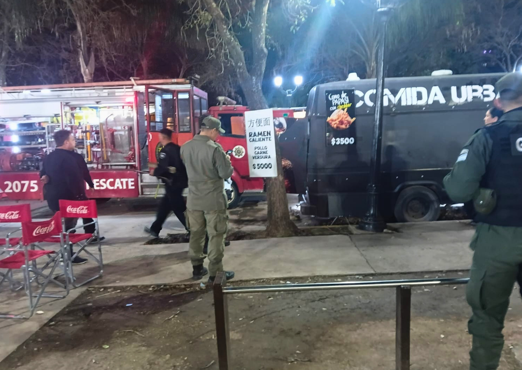 San Lorenzo: un empleado de un puesto de comidas quedó atrapado de un brazo y debió ser rescatado por bomberos