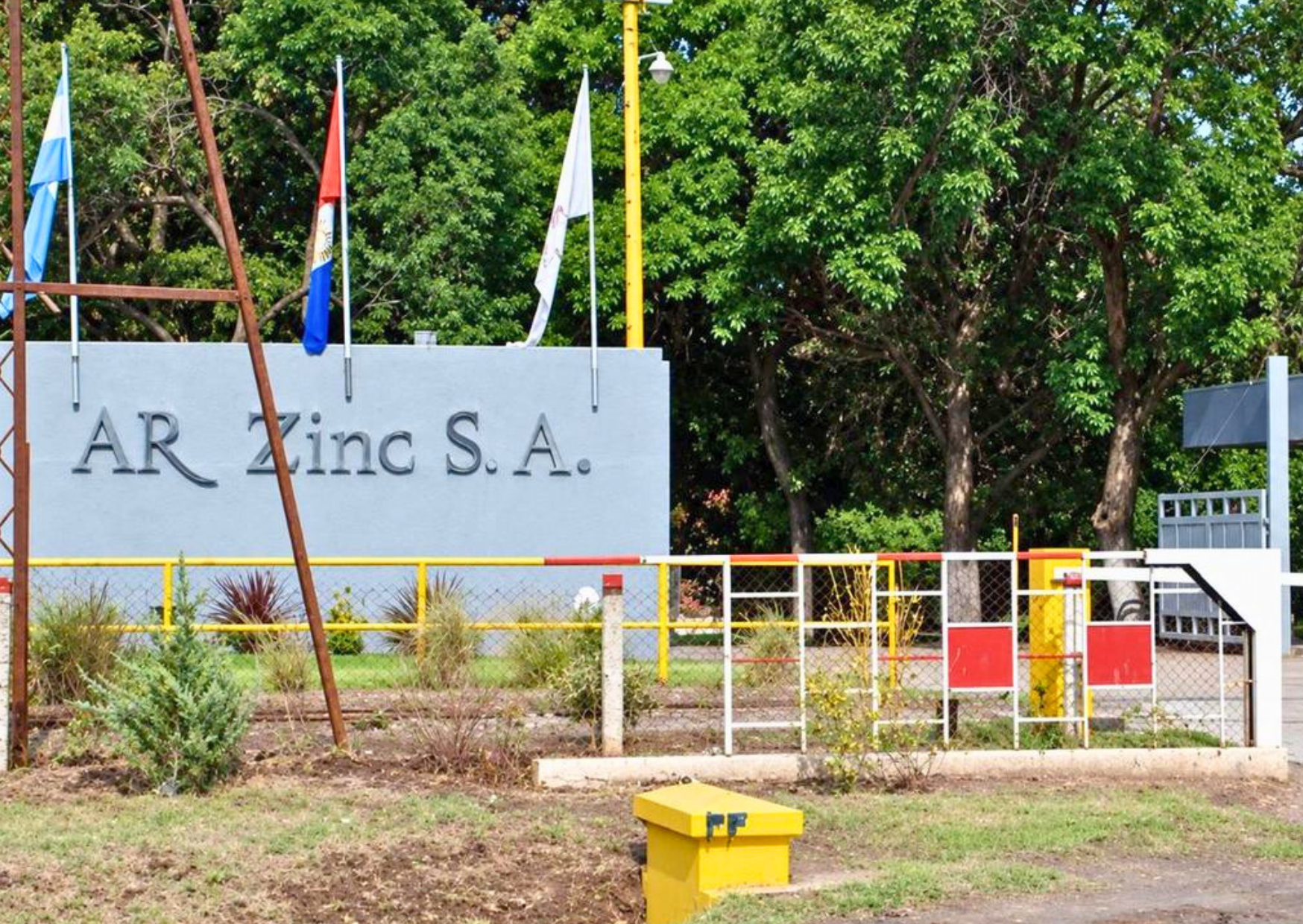 La Justicia intimó a AR Zinc a frenar el riesgo de colapso de barranca y contaminación en el río Paraná