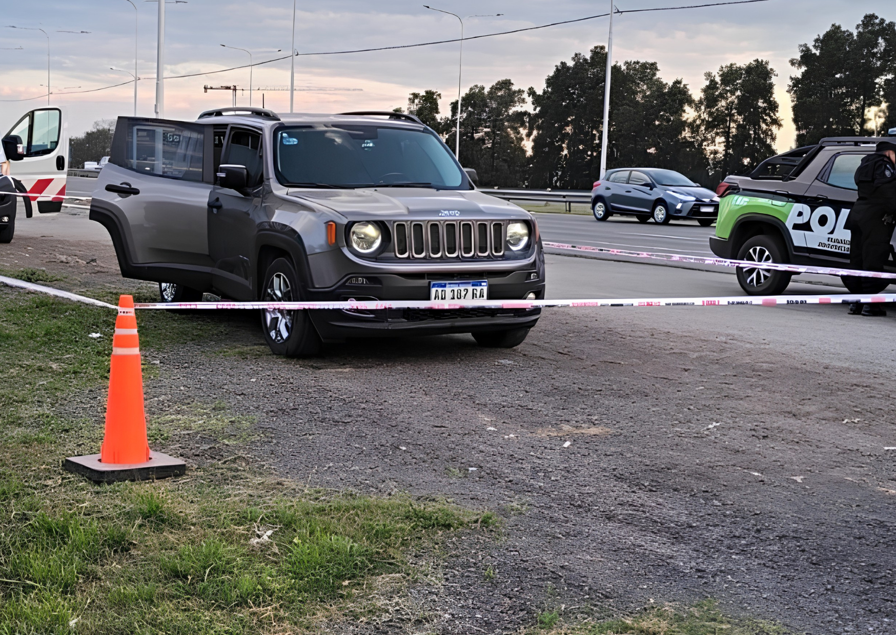 Investigan la muerte de un hombre hallado con un golpe en la cabeza dentro de una camioneta en autopista Rosario - Santa Fe