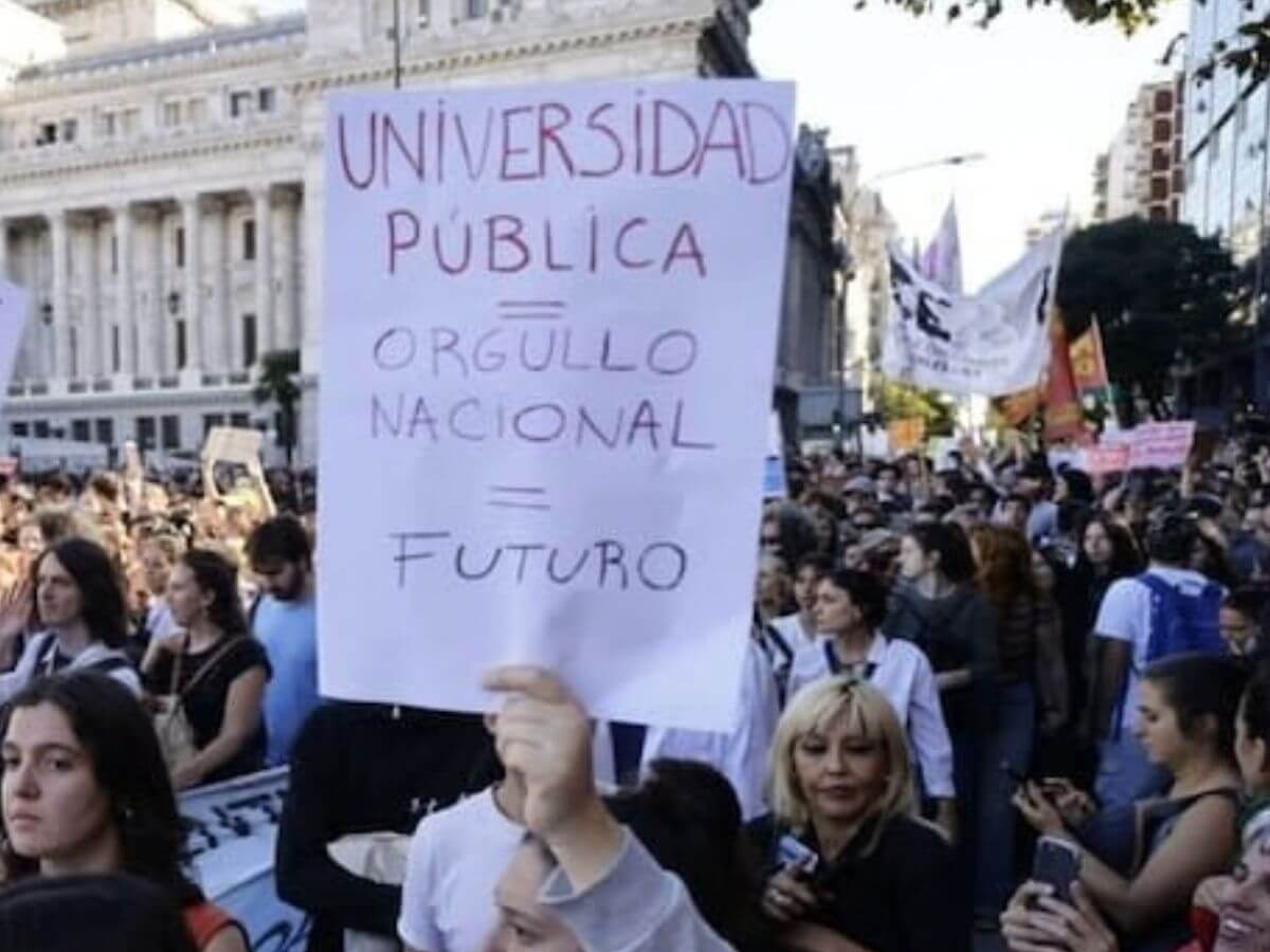Docentes universitarios anunciaron un paro de hasta 72 horas