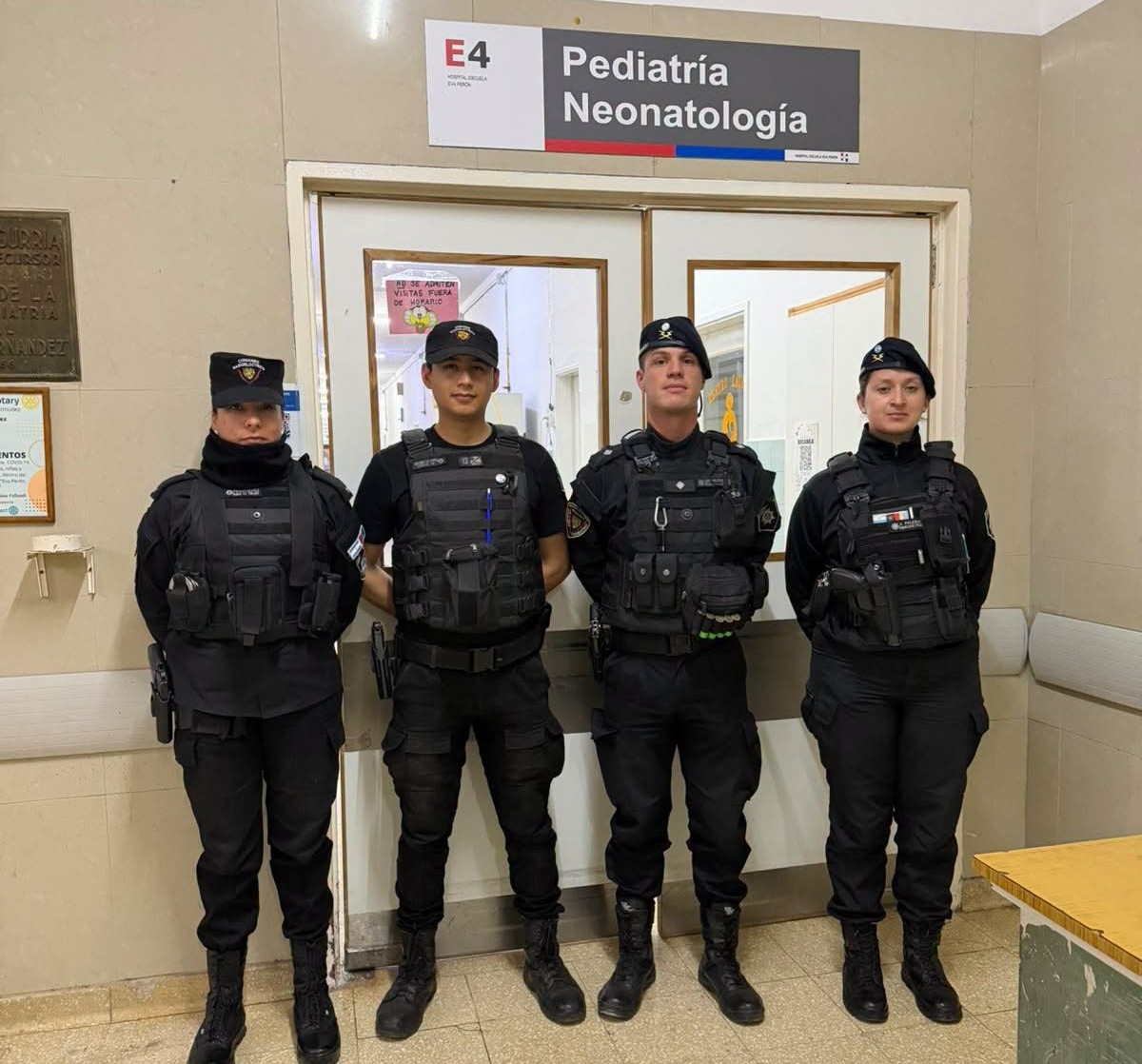 Una mujer dio a luz en un patrullero y su beba quedó internada en Neonatología