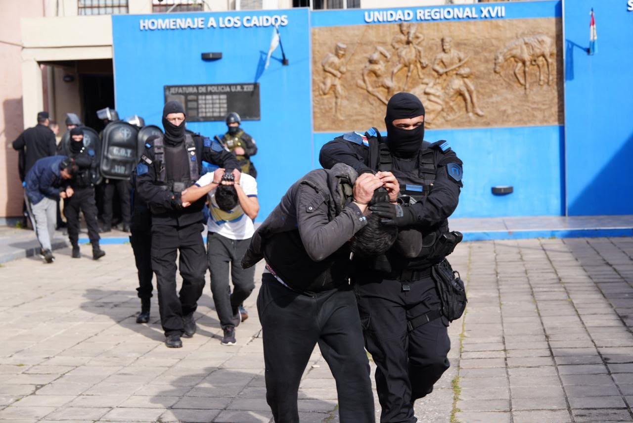 Operativo de seguridad por el traslado de presos en la Alcaidía de San Lorenzo.