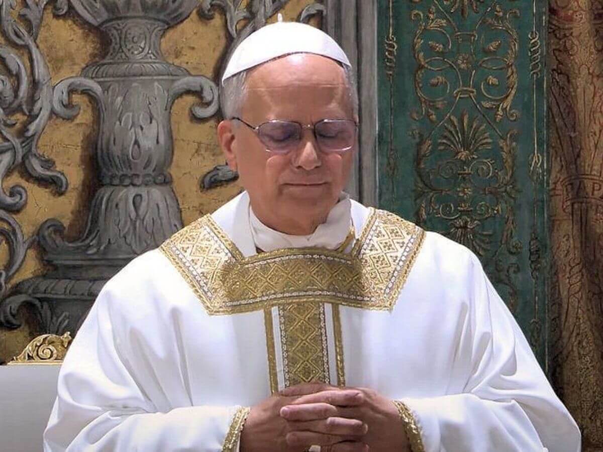 El Vaticano informó que León XIV fue operado por un adenocarcinoma pulmonar