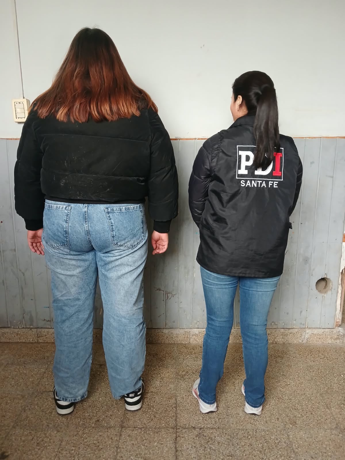 Carcarañá: investigaban un hurto y encontraron armas, marihuana y una moto robada