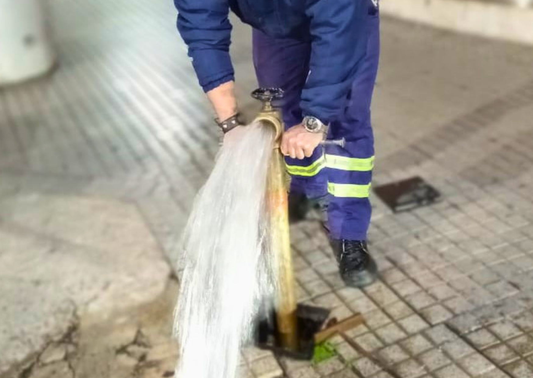 San Lorenzo: este martes verán agua saliendo de hidrantes en 14 esquinas por tareas de mantenimiento de Aguas Santafesinas