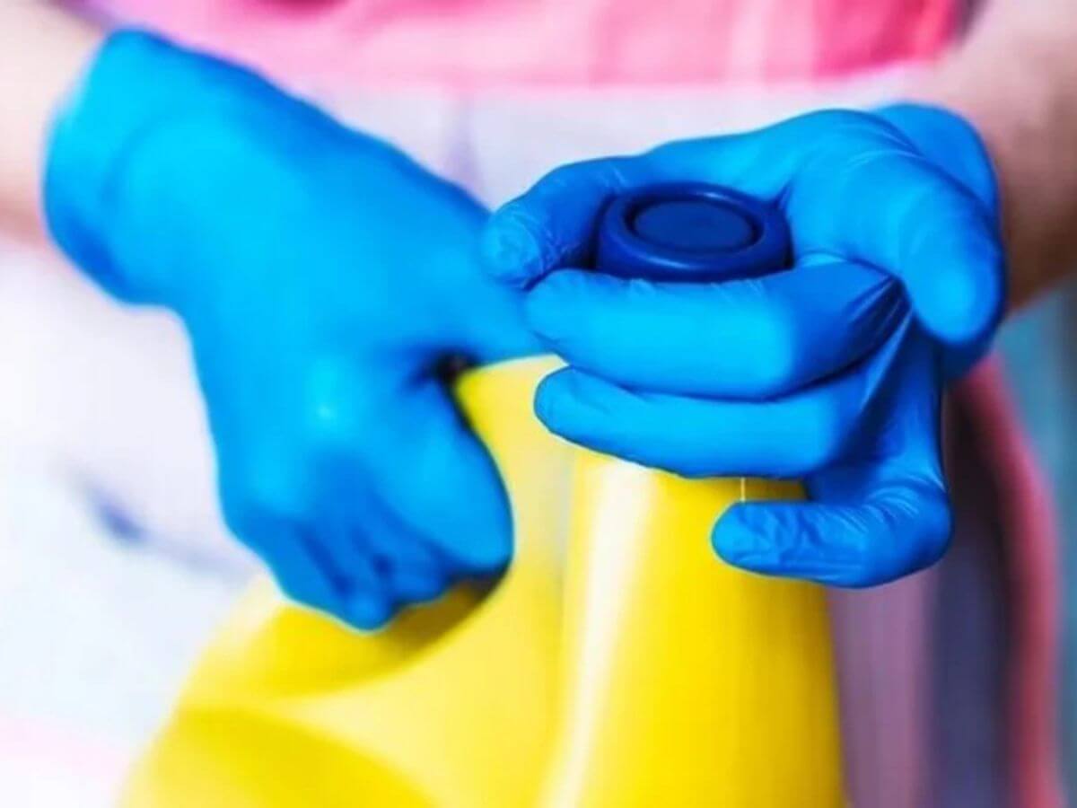 ANMAT prohibió una lavandina en todo el país: cuál es la marca