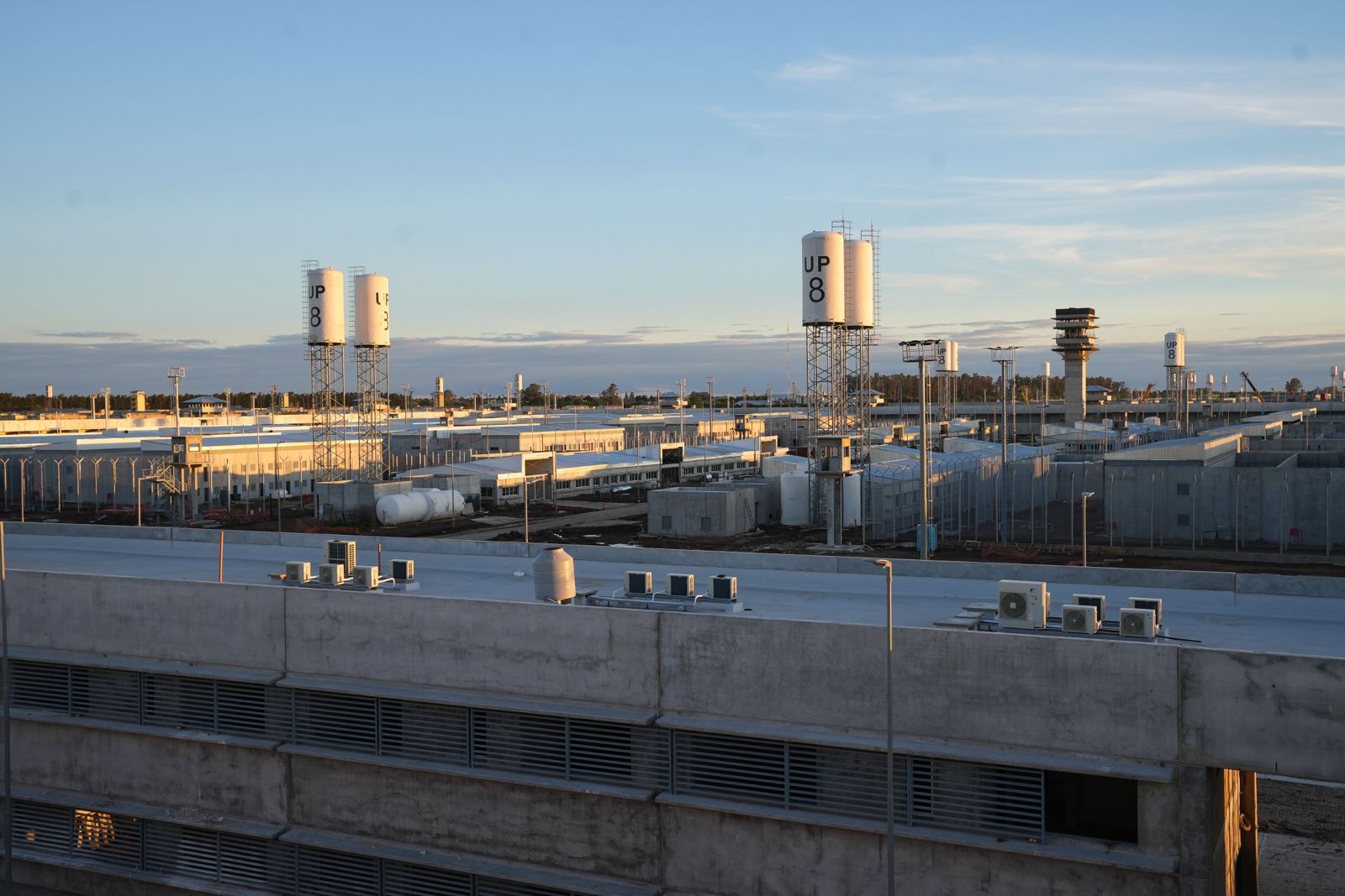 "Es una obra descomunal": fiscales de todo el país recorrieron "El Infierno", la nueva cárcel de alto perfil que se construye en Santa Fe