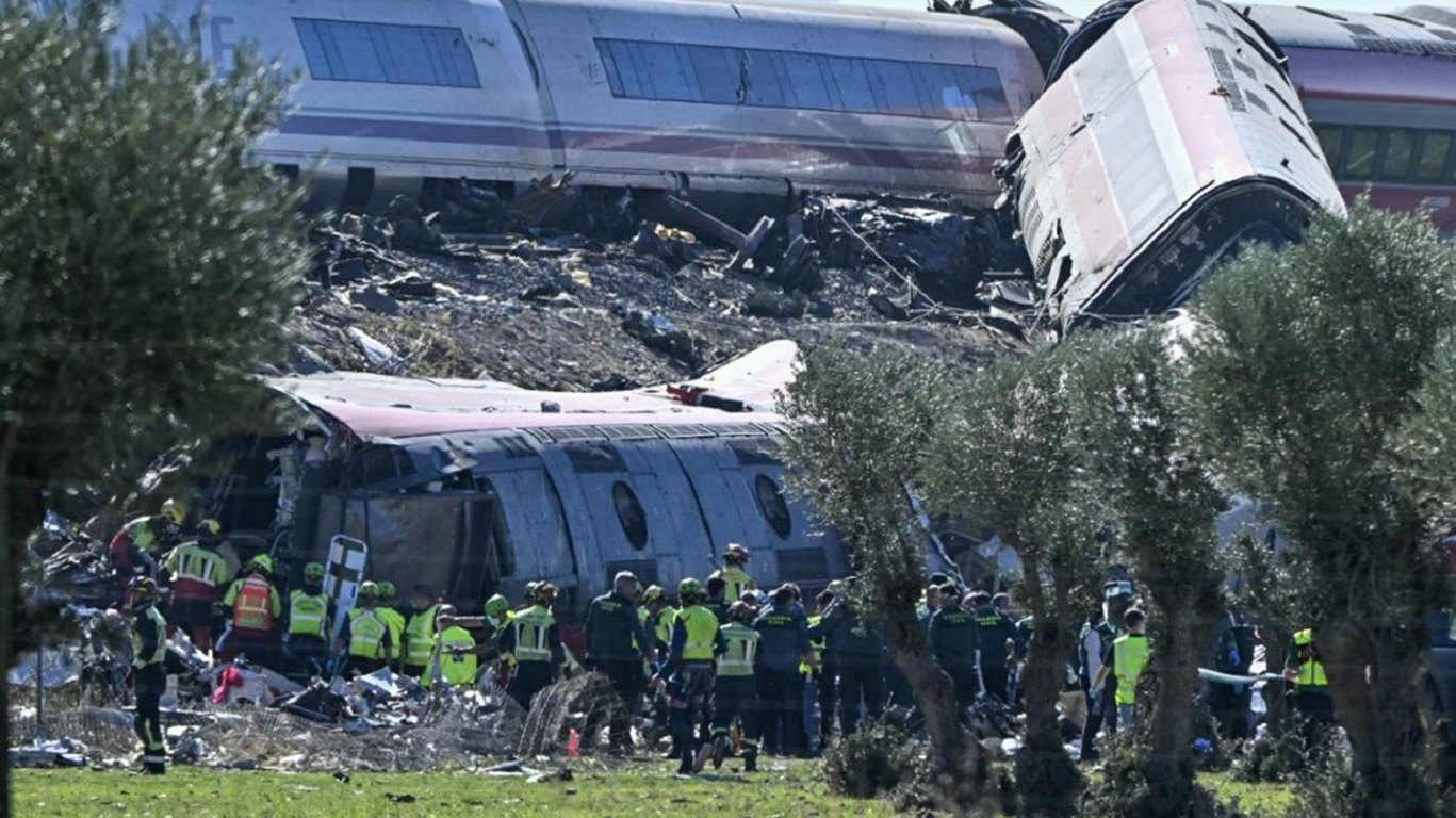 Tragedia ferroviaria en Toledo: al menos 30 muertos tras el choque de dos trenes de alta velocidad